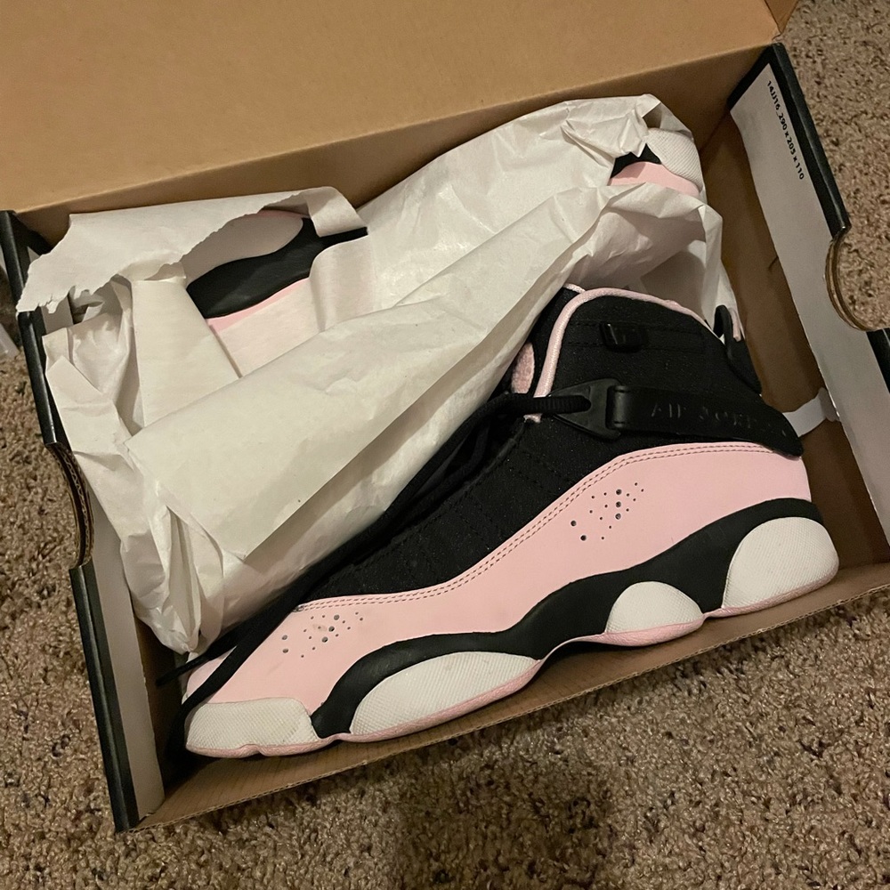 6 rings, Jordan’s in pink black glitter